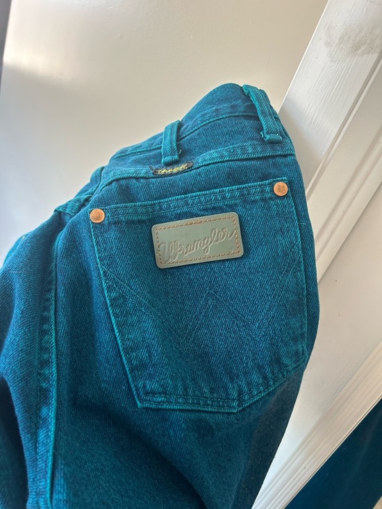 Vintage Wrangler Straight-Leg Jeans in Bright Blue Denim - Picture 6 of 8